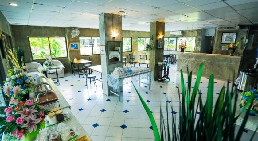 Central Place Hotel Rayong Exterior photo