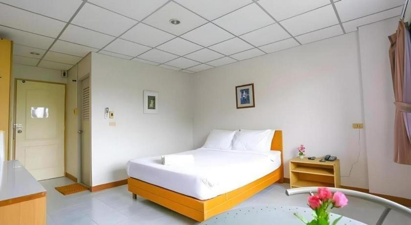 Central Place Hotel Rayong Exterior photo